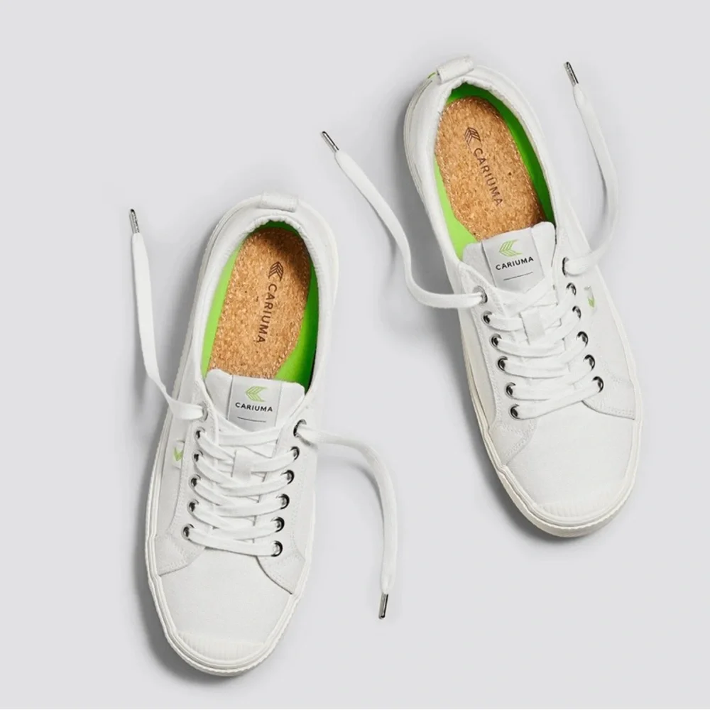 Cariuma OCA‎ Low Off-White Canvas Sneaker